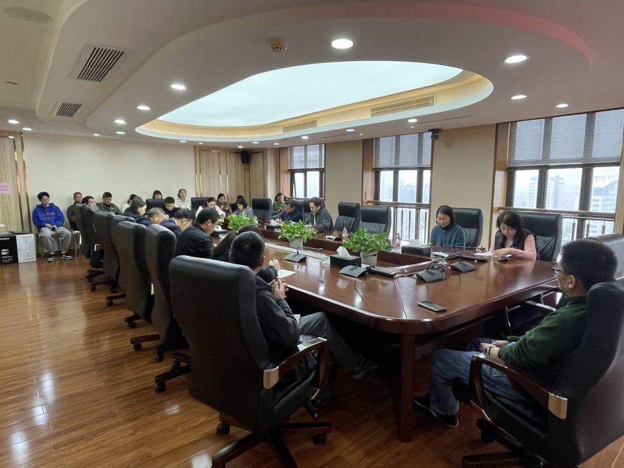 16728187727953657MhT.jpg 公司黨委委員、副總裁趙茂文赴貨運公司宣講.jpg